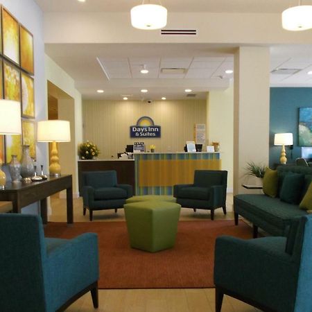 Days Inn & Suites By Wyndham Belmont Eksteriør bilde