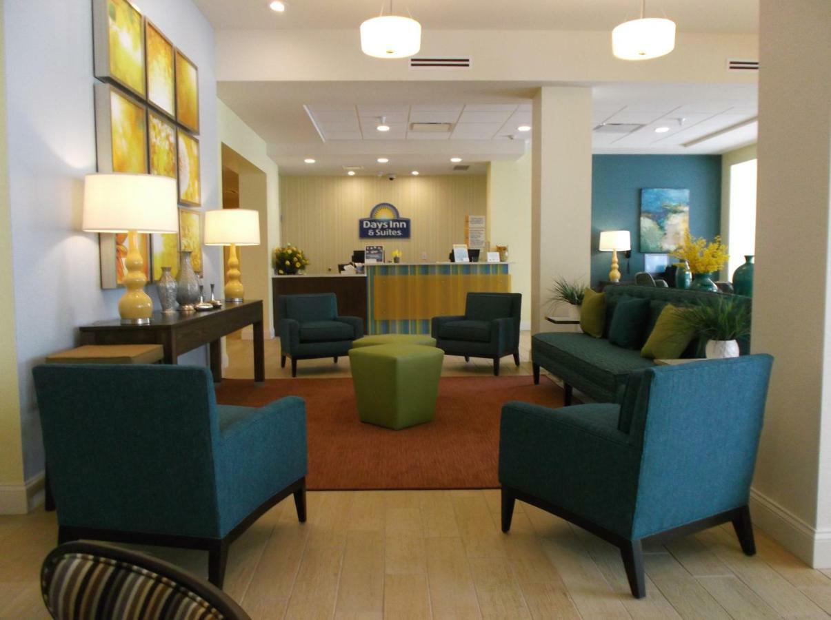 Days Inn & Suites By Wyndham Belmont Eksteriør bilde